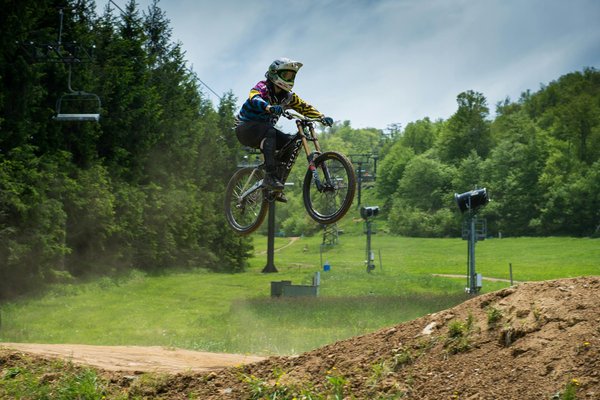 Comment la technologie change-t-elle la manière dont nous consommons le sport ?